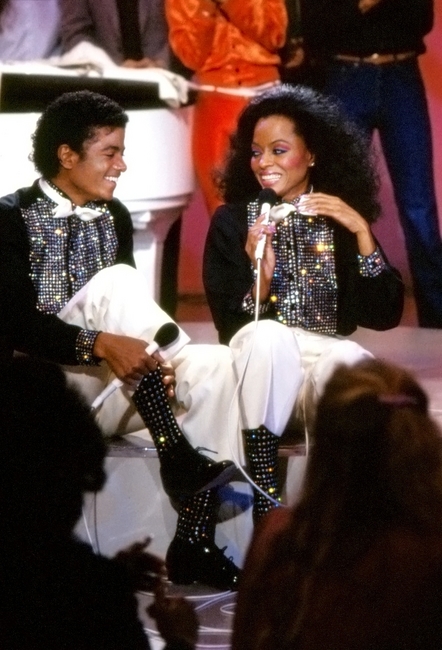 1981-Michael-and-Diana-Ross-michael-jackson-7647399-899-1321.jpg