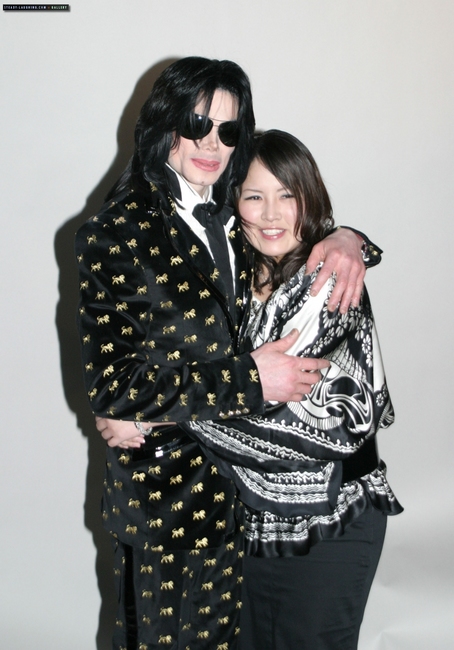 corporate-vip-event-michael-attends-an-event-thrown-in-his-honor-in-japan(276)-m-8.jpg