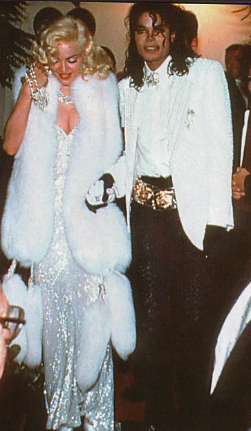 michael-jackson-attends-the-1991-oscar-awards-with-madonna(52)-m-8.jpg
